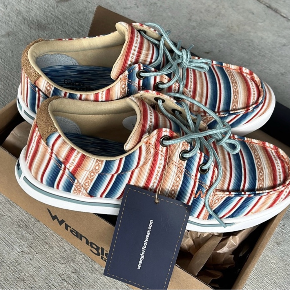 Wrangler Footwear Women's
Retro Multi Tan
Low Top Casual Shoes size 7